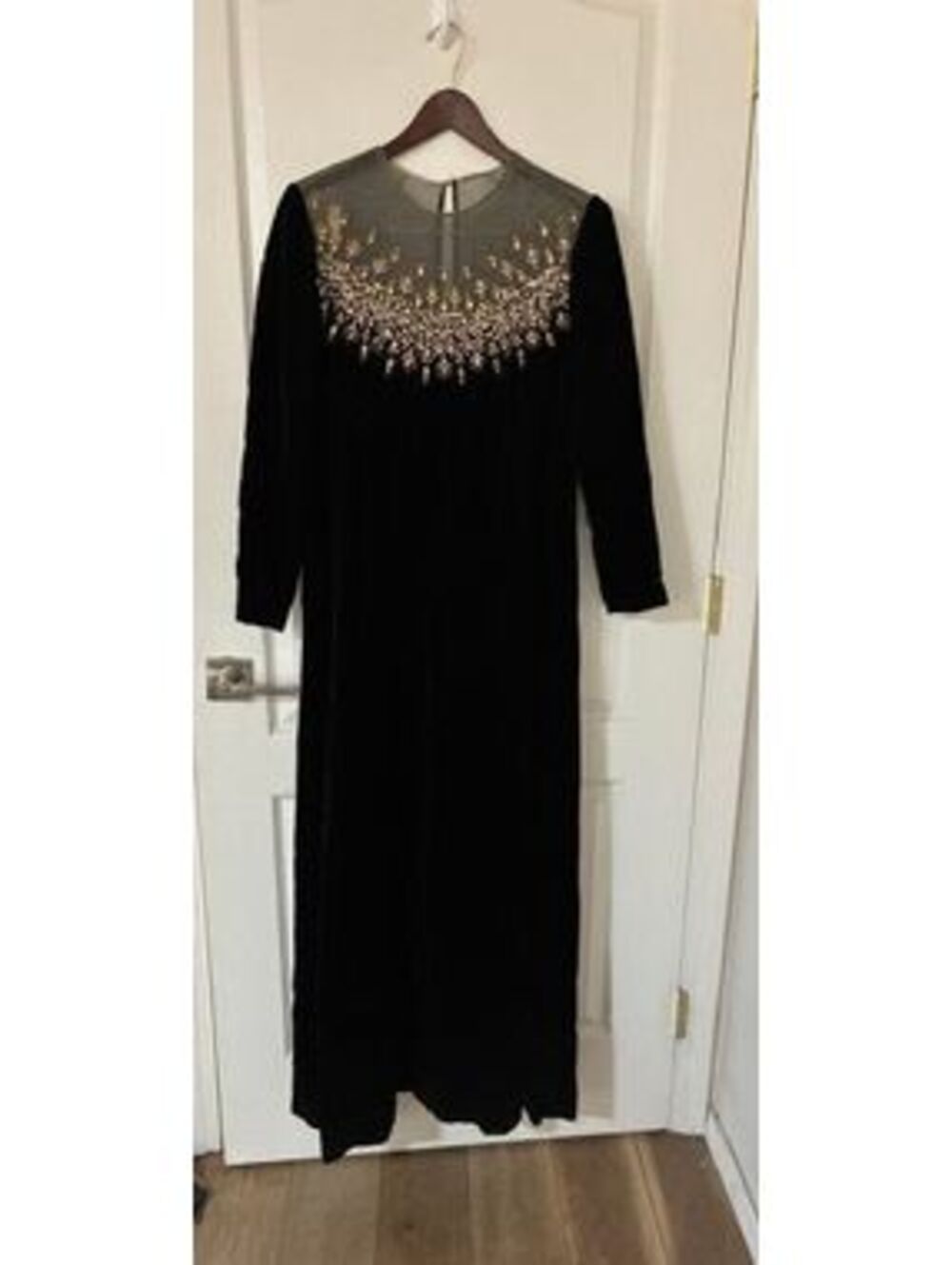 Vintage 1960's Elinor Simmons for Malcom Starr black velvet beaded evening gown - Picture 3 of 9